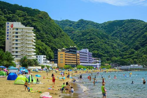 旅館の近くで見られる自然の景観