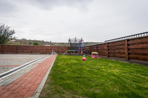 Herní místnost nebo prostor pro děti v ubytování Pensiunea Giulia Home
