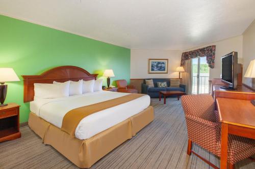 Gallery image of Apple Tree Inn; SureStay Collection by Best Western in Petoskey