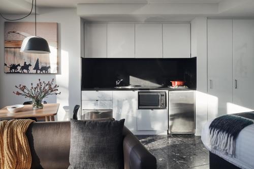 Η κουζίνα ή μικρή κουζίνα στο Huski Apartments Falls Creek
