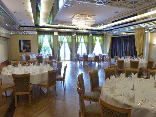 Εστιατόριο ή άλλο μέρος για φαγητό στο Hotel Roshop