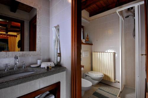 Bilik mandi di Residence Foyer D'Antan