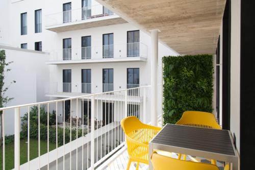 FLH Intendente Elegant Mezzanine with Balcony