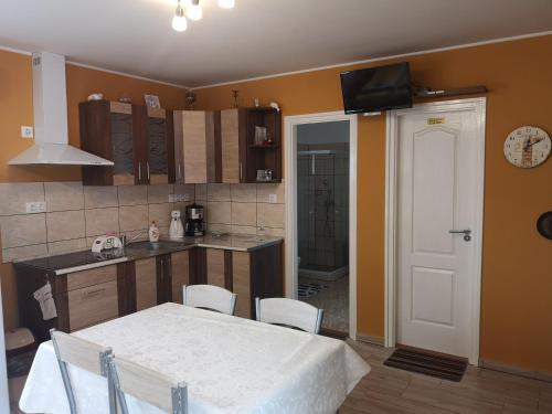 Zdjęcie z galerii obiektu Tündér Szálló w mieście Eplény