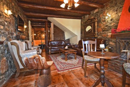 Area soggiorno di Luxurious Residence at the Village Square