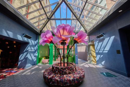Фотография из галереи Naumi Studio Wellington в Веллингтоне