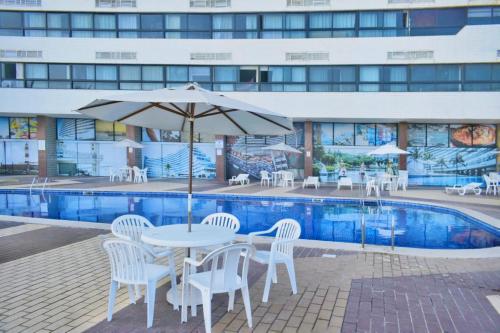 Swimming pool sa o malapit sa Ondina Apart Hotel Salvador