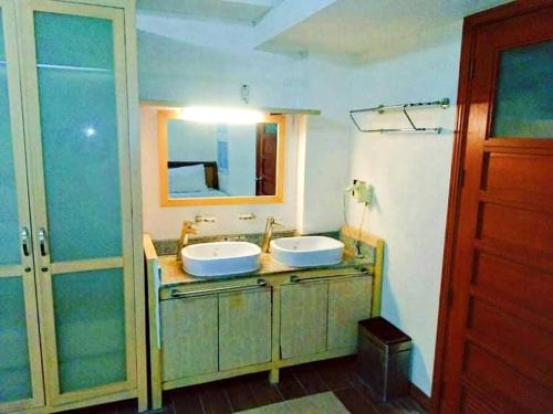 Ванная комната в Trace Suites by SMS Hospitality