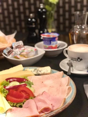 Mad på pensionatet eller i nærheden