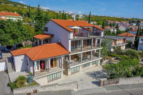 ANTON 3 spacious apartment with a large terrace