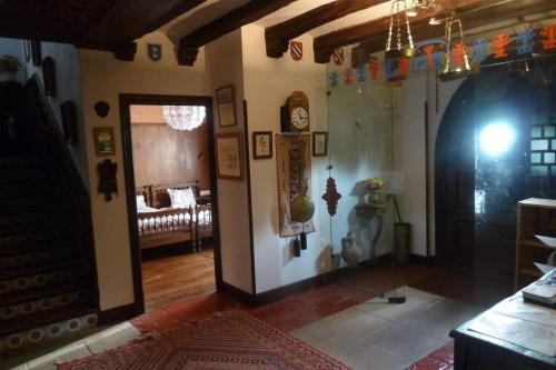 a room with a living room with a room with at Casa rural Mertxenea Landetxea in Elcano