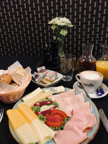 Mad på pensionatet eller i nærheden