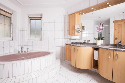 Kylpyhuone majoituspaikassa Apart&Chalet Chiara