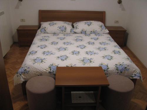 Postel nebo postele na pokoji v ubytování Tourist Farm Petelin-Durcik