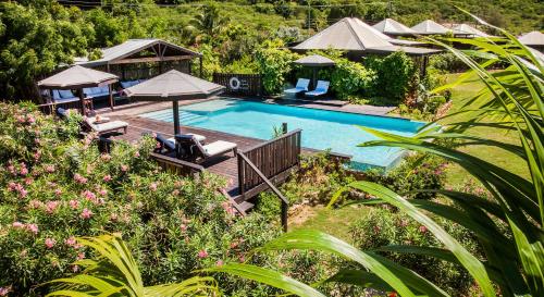 Keyonna Beach Resort Antigua - All Inclusive - Couples Only veya yakınında bir havuz manzarası