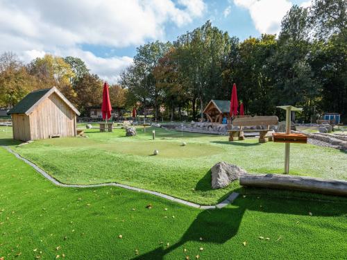 Taman di luar Spa Apartment, Bad Dürrheim