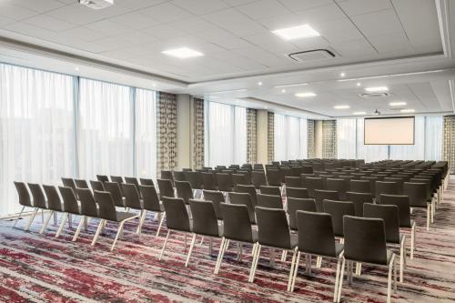 Zona business o sala de conferencias en Crowne Plaza London - Docklands by IHG