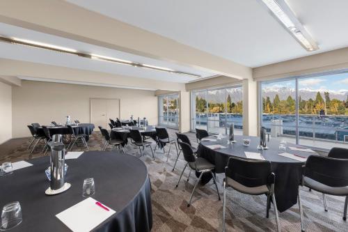 Ресторан / где поесть в Crowne Plaza Queenstown by IHG