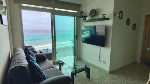 Hermoso Edificio Frente al Mar, a pie de Playa y hermosas vistas