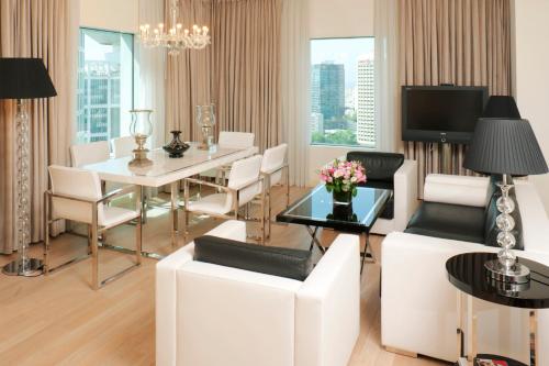 Coin salon dans l'établissement Crowne Plaza Tel Aviv City Center by IHG