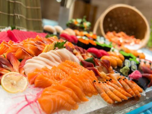ホテルの敷地内または近くでの食事または食べ物