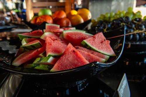 ホテルの敷地内または近くでの食事または食べ物