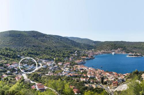 Gallery image of Luxury Blue Villas Vis in Vis