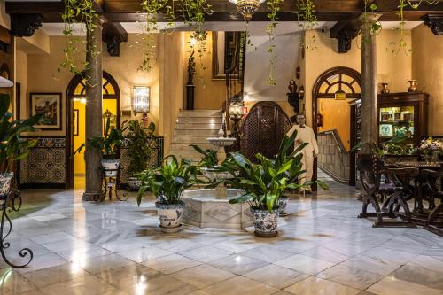 Hotel Reina Cristina, Granada – Updated 2022 Prices