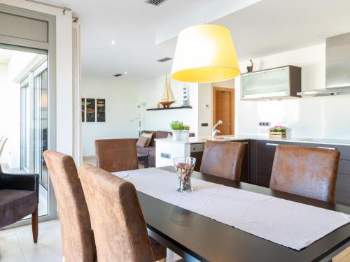 Apartment Del Port-1 by Interhome