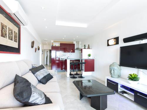 TV a/nebo společenská místnost v ubytování Apartment Bahia-7 by Interhome
