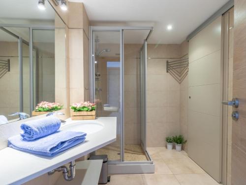 Apartment Del Port-5 by Interhome