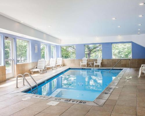 Bazén v ubytování Comfort Inn Wethersfield - Hartford nebo v jeho okolí