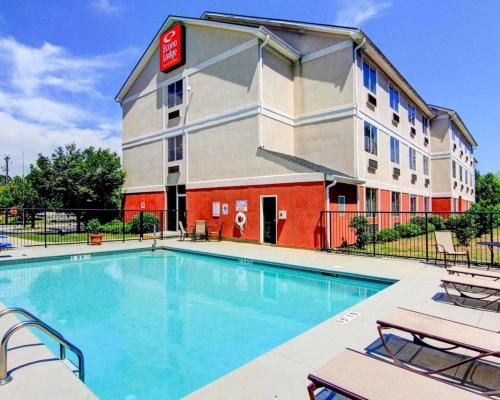 Gallery image of Econo Lodge Inn & Suites in Douglasville