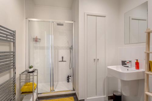 Luxury Serviced Apartments Stevenage, Hertfordshireにあるバスルーム