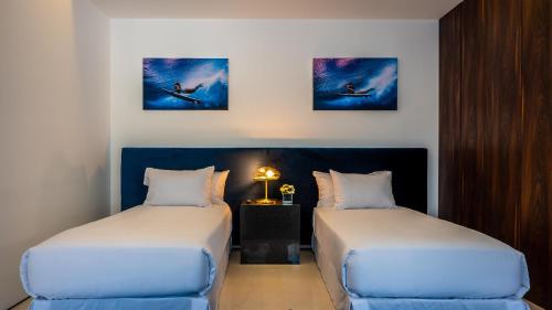 Postel nebo postele na pokoji v ubytování PIER 57- 309 Beautiful 2 BR Condo in Romantic Zone