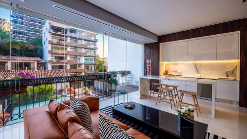 Posezení v ubytování PIER 57- 309 Beautiful 2 BR Condo in Romantic Zone