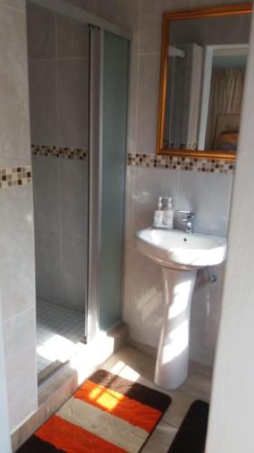 Ένα μπάνιο στο JB Countrylife Accommodation