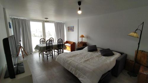 Postel nebo postele na pokoji v ubytování Apartamento con Preciosas vistas para 4 personas