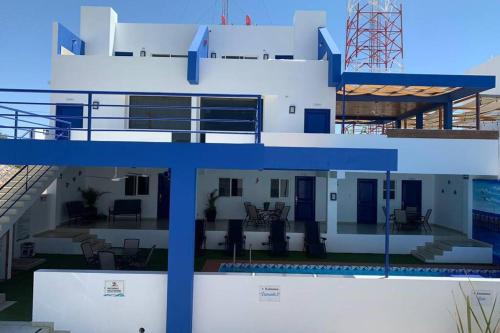 a view of a house with blue and white at Diamante Joyas Del Mar Bahia de Kino in Bahía Kino