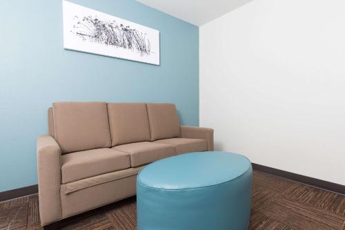 Posezení v ubytování Sleep Inn & Suites Washington near Peoria