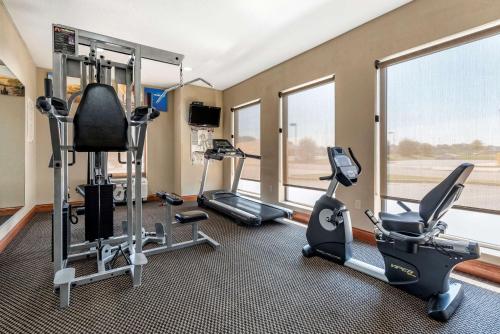 Fitness centrum a/nebo fitness zařízení v ubytování Comfort Inn & Suites Muncie Near University