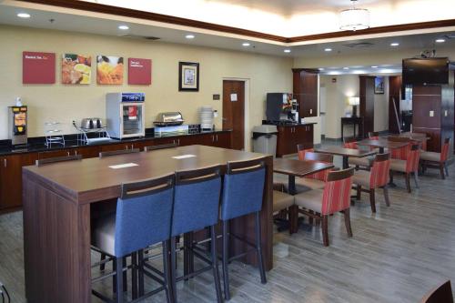 Restaurace v ubytování Comfort Suites Olive Branch - Memphis South