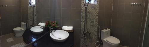Vonios kambarys apgyvendinimo įstaigoje LQ villa -Long Hải