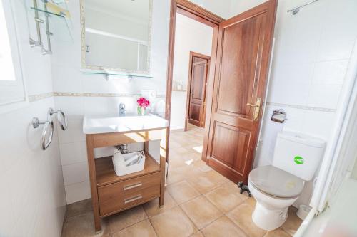 A bathroom at Finca SON SERRA Buger by Mallorca Villa Selection