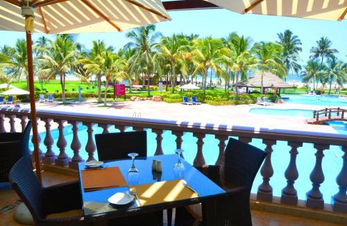 La alberca dentro o cerca de Crowne Plaza Resort Salalah by IHG