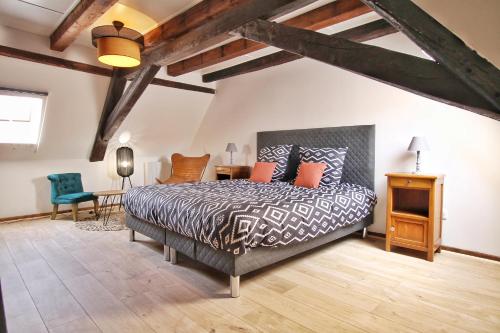 Posteľ alebo postele v izbe v ubytovaní LOCBNB - TOURISM and BUSINESS LOCATIONS - ALSACE - BARR CENTRE - ROUTE DES VINS