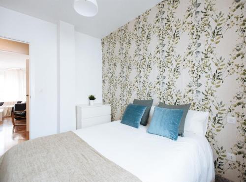 Bright and Familiar Apartment in Alameda, Seville – Updated ...