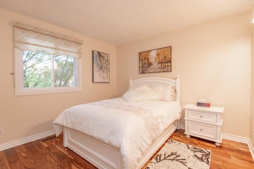 Luxury 4 bed, 3 bath Townhouse Nr Byward, Parking