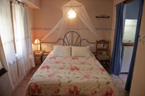 Katil atau katil-katil dalam bilik di Studio with balcony and wifi at Robledillo de Gata