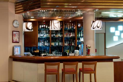 Salon ou bar de l'établissement Holiday Inn Helsinki-Vantaa Airport by IHG